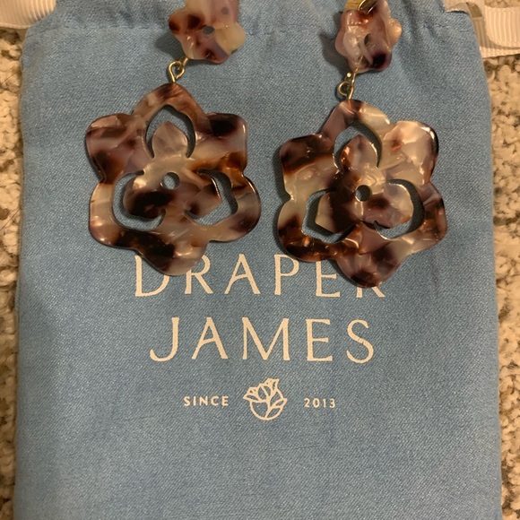 Draper James Jewelry - Draper James magnolia Flower drop Earrings